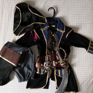 Boy Halloween pirate costume 5T